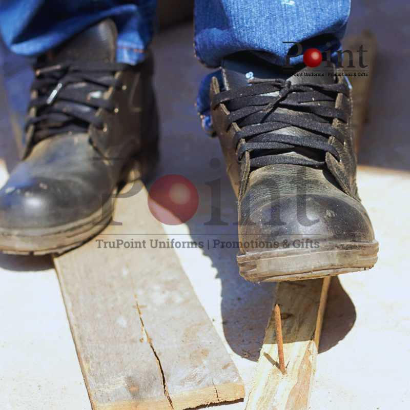 Best Safety Shoes in Dubai | Customized with Company Logo